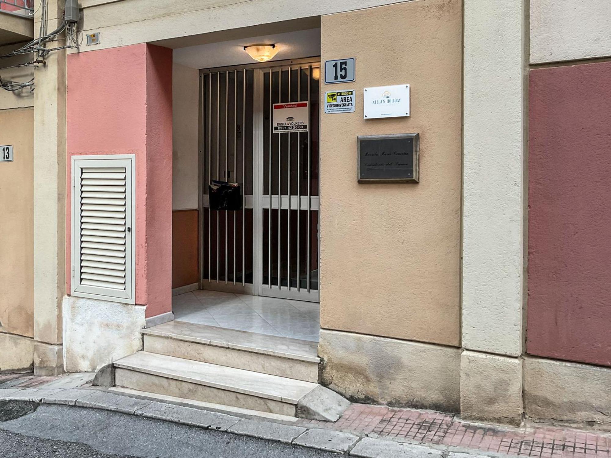 Nella'S Holiday Cefalu Exterior photo
